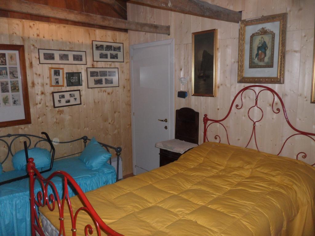 La Vieille Maison Biselli Tende Pokoj fotografie
