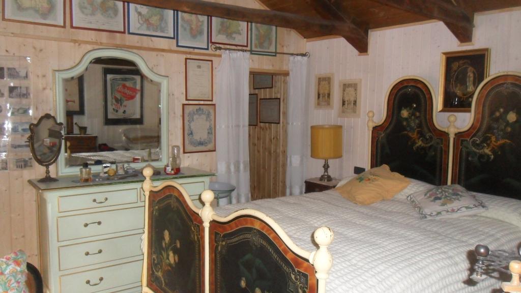 La Vieille Maison Biselli Tende Pokoj fotografie